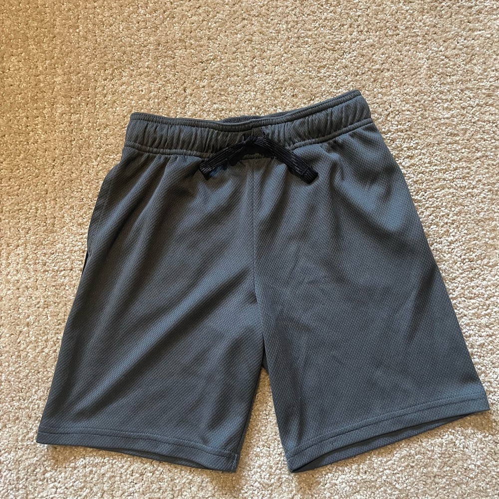 Gray Athletic Shorts Size 6 With Drawstring